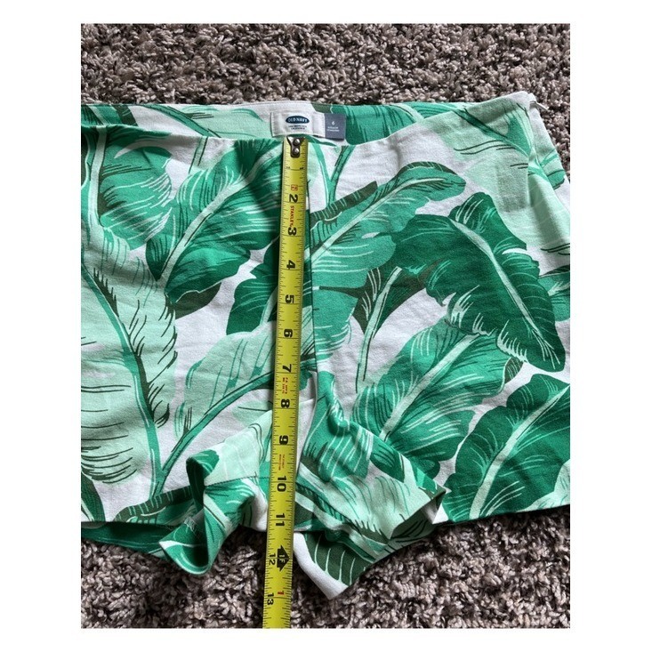 Old Navy Pixie Shorts Womens 6 Green White Tropical Banana Leaf Print Side Zip