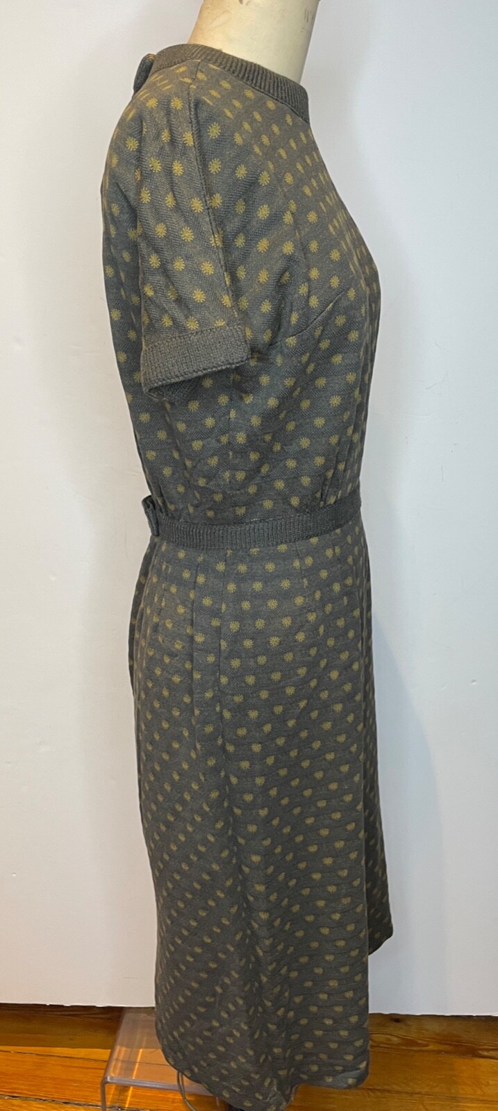 CUTE!!VTG 50’S-60’S GRAY GREEN KNIT DOT PRINT WIGGLE SHEATH BUTTON BOW BACK*S