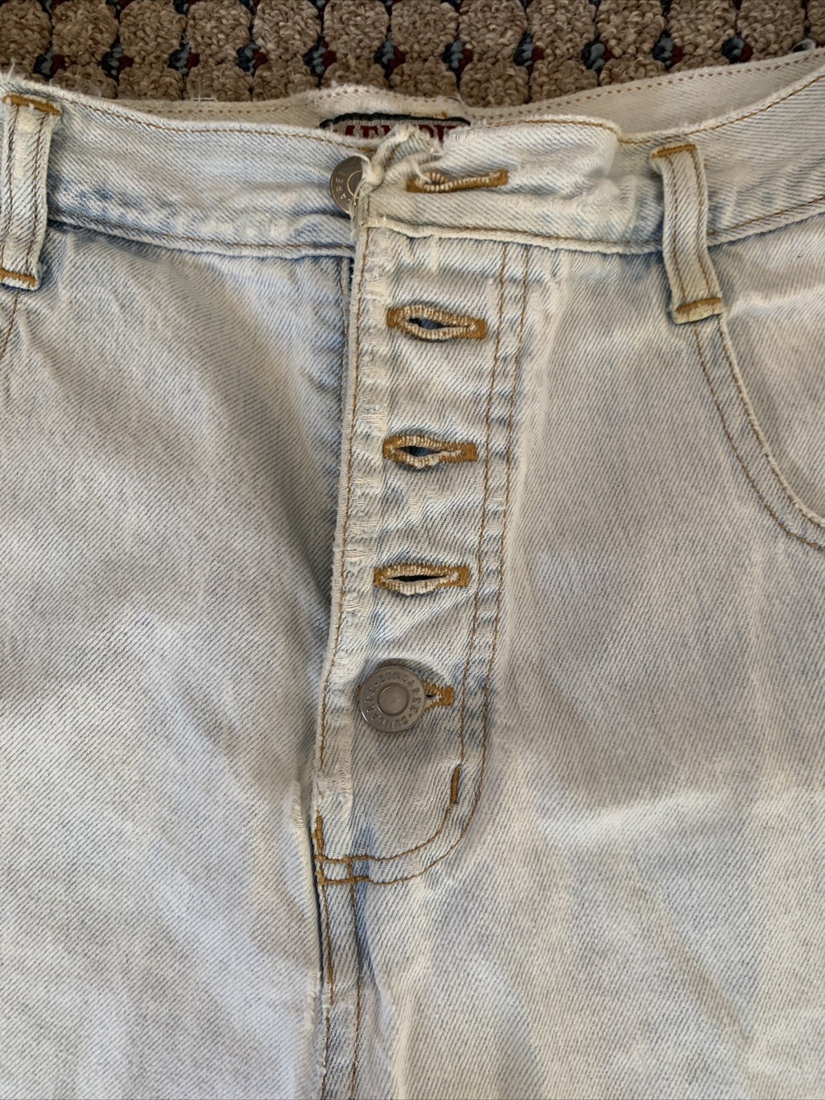 Vintage 1990s Memphis Stone Wash Denim Mom Jeans Shorts – Button fly