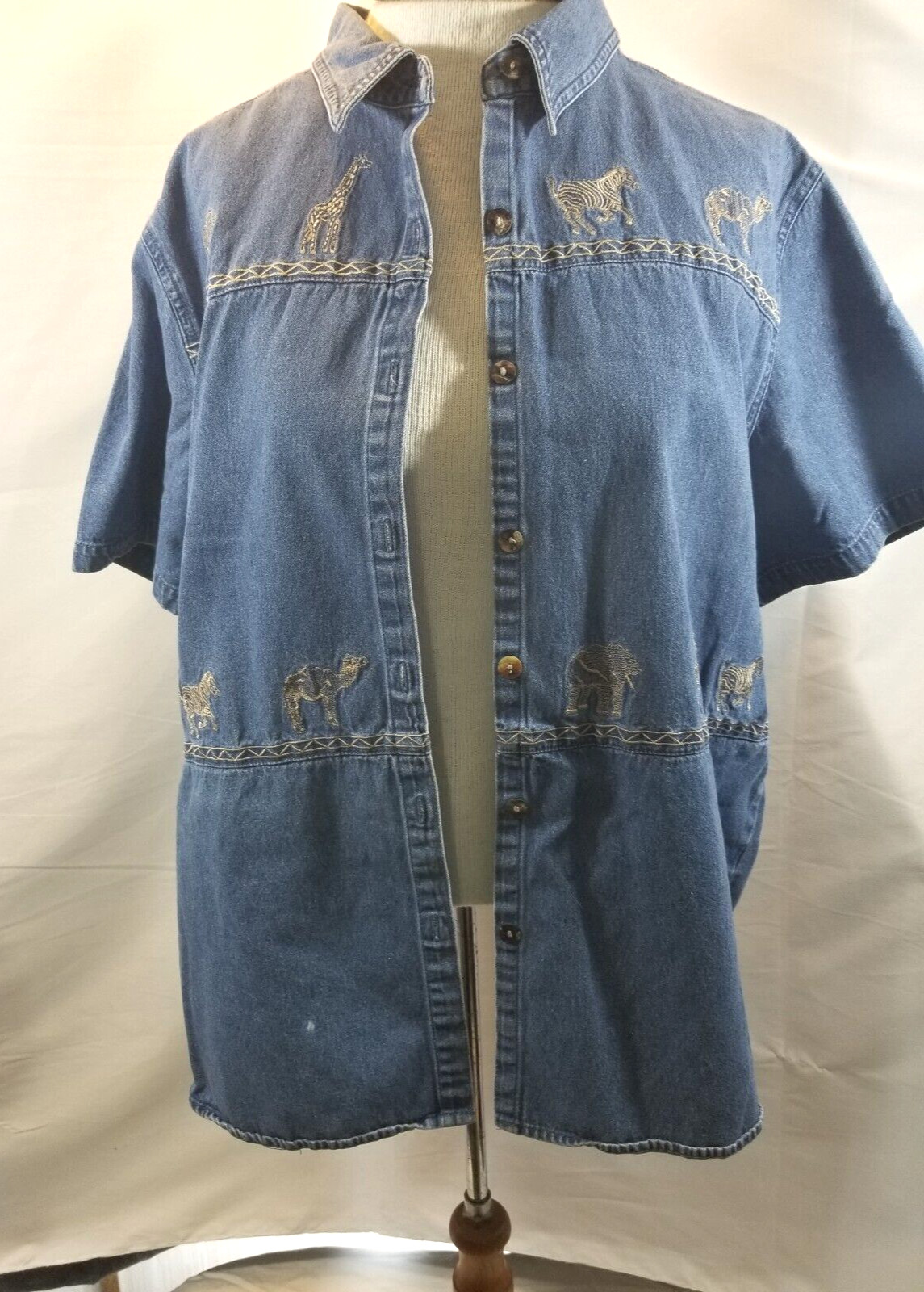 Vintage Cabin Creek Womens XL Denim Gold Embroidered Safari Animals Button Top