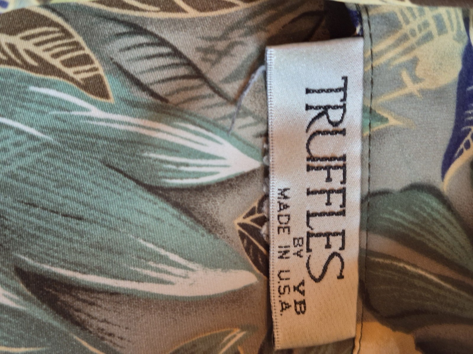 Truffles by YB HTF Women’s Hawaiian Tropical Button Down Shirt, Shoulder Pads,