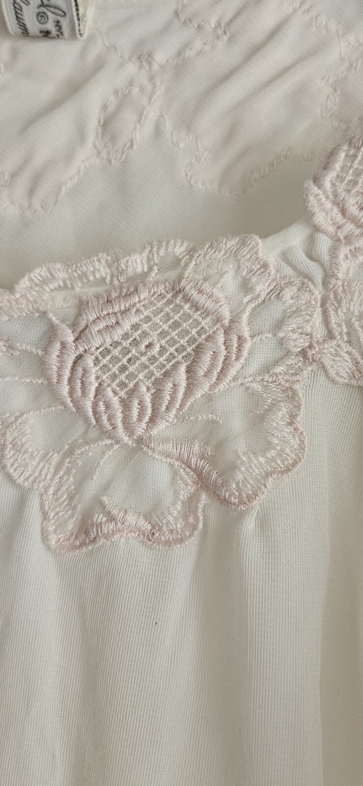 Vtg Eye Ful By The Flaums pink floral emrboiered neck layered nightgrown Medium