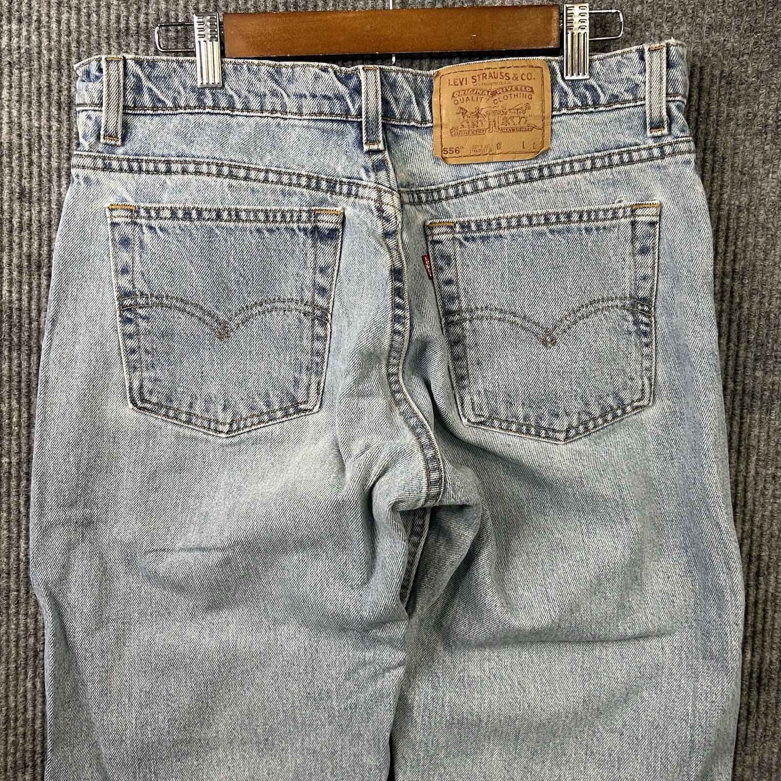 Vintage Levis Jeans 556 Women’s 32/32 Guys Fit Straight Leg