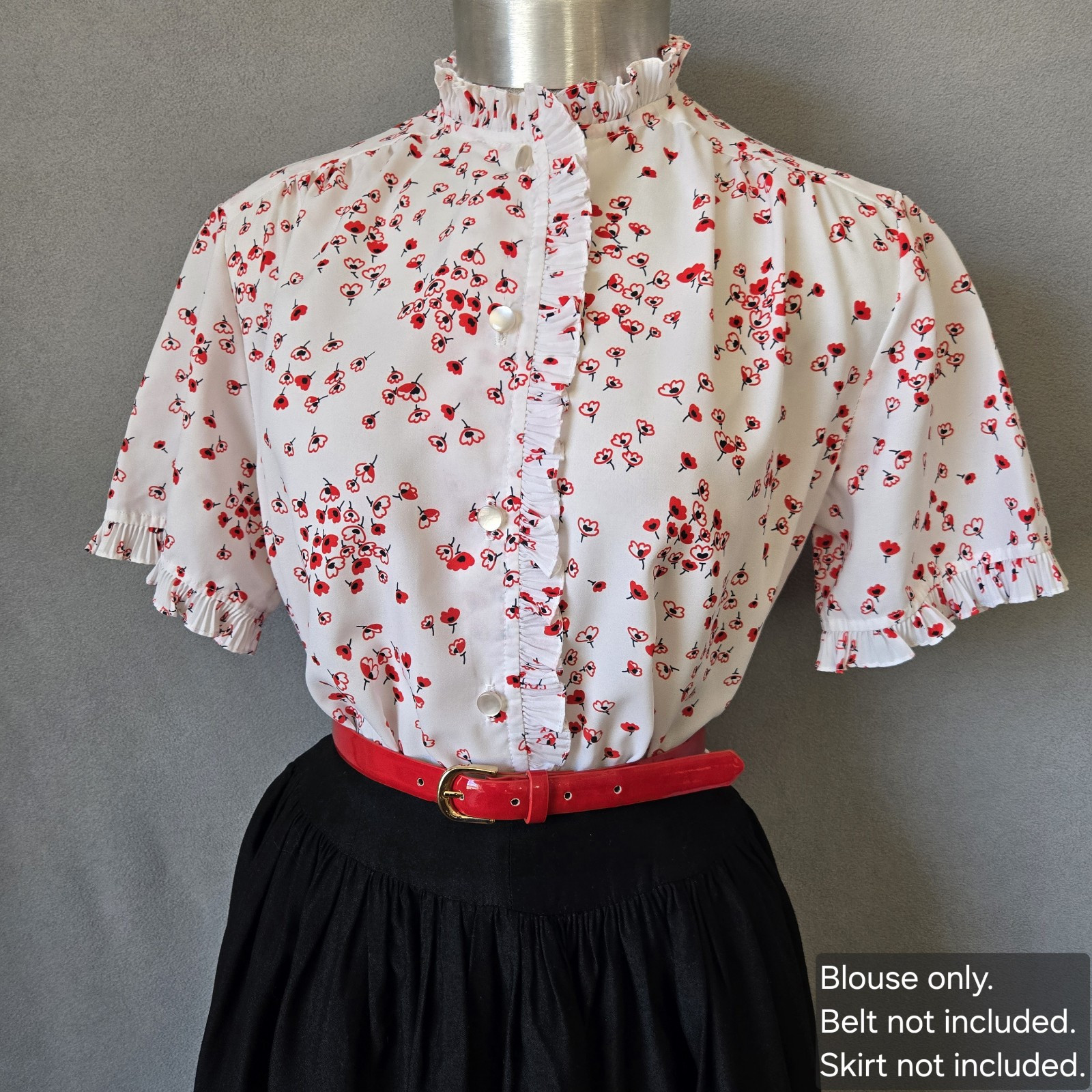 Vintage Short Sleeve Floral Blouse White Red Black Small