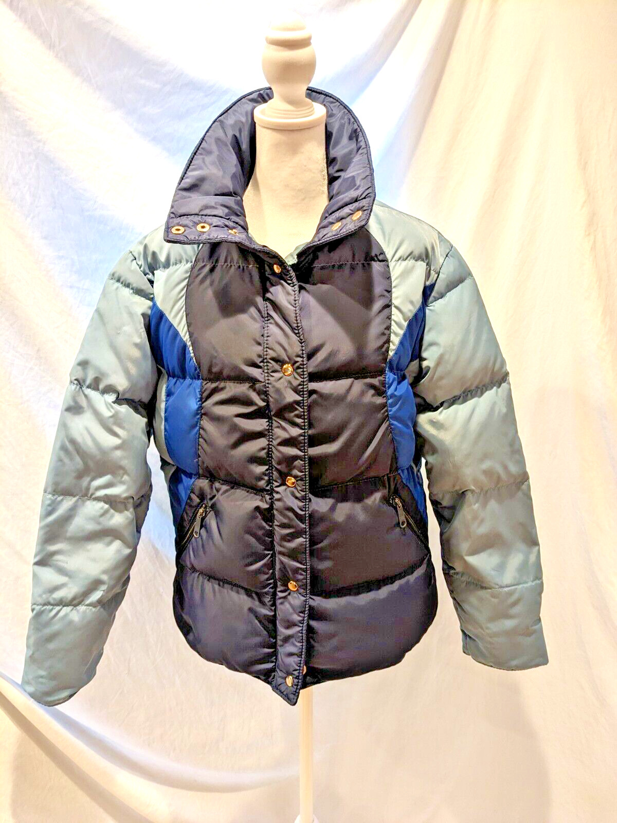 Vintage Mountain Goat by White Stag Womens Puffer/Ski Jacket (L)Large Color Blue