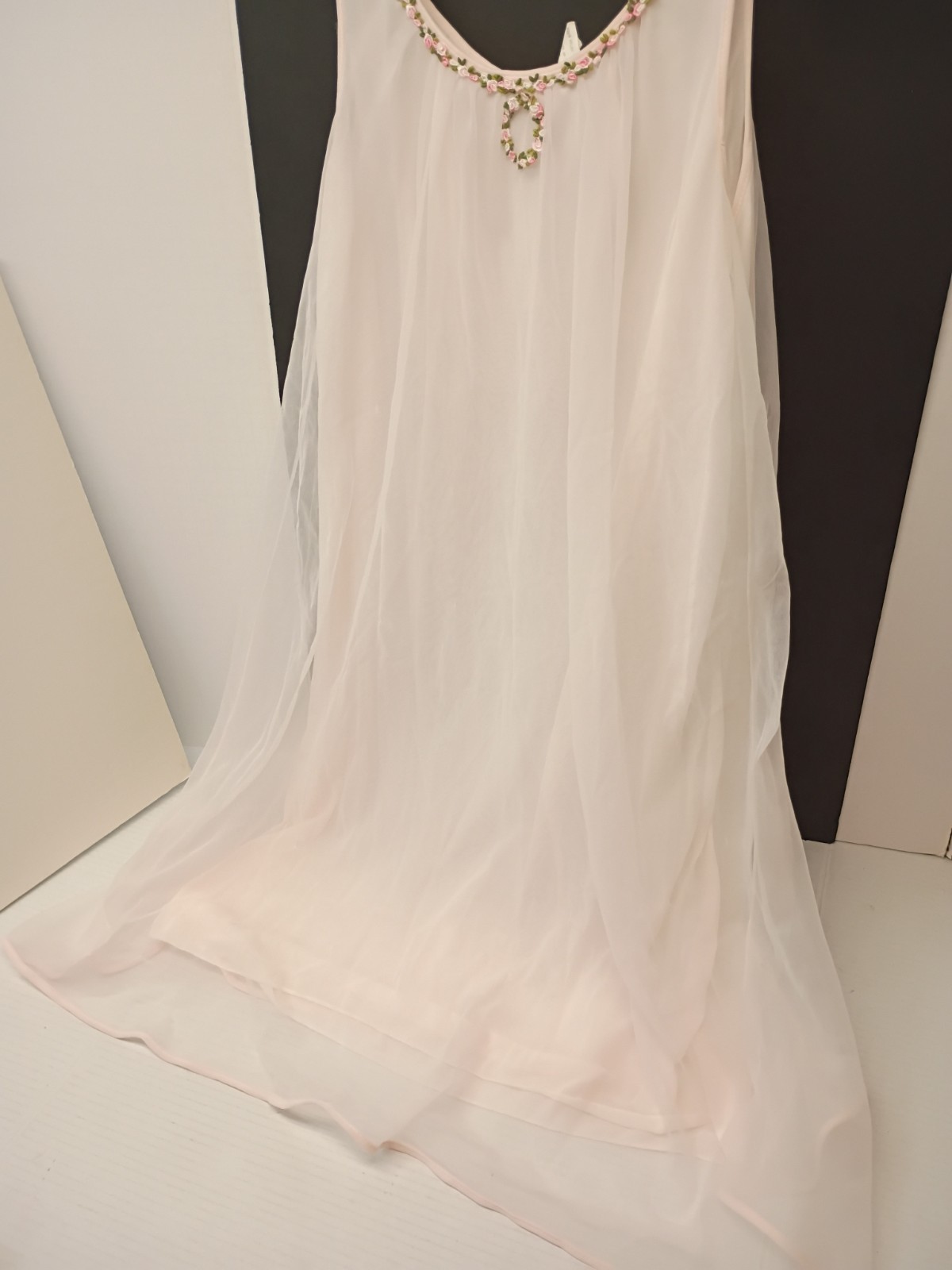 Aristocraft By Superior VTG Pink Nylon Slip w/ Floral Trim, Size S Regular!